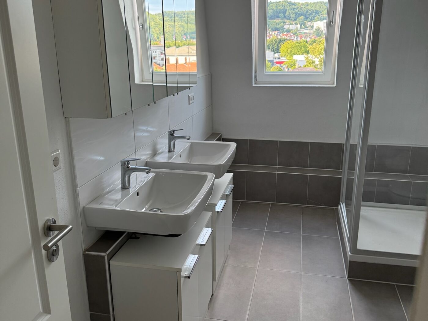 Nachher: Masterbad mit Doppelwaschtisch - Kulmbach