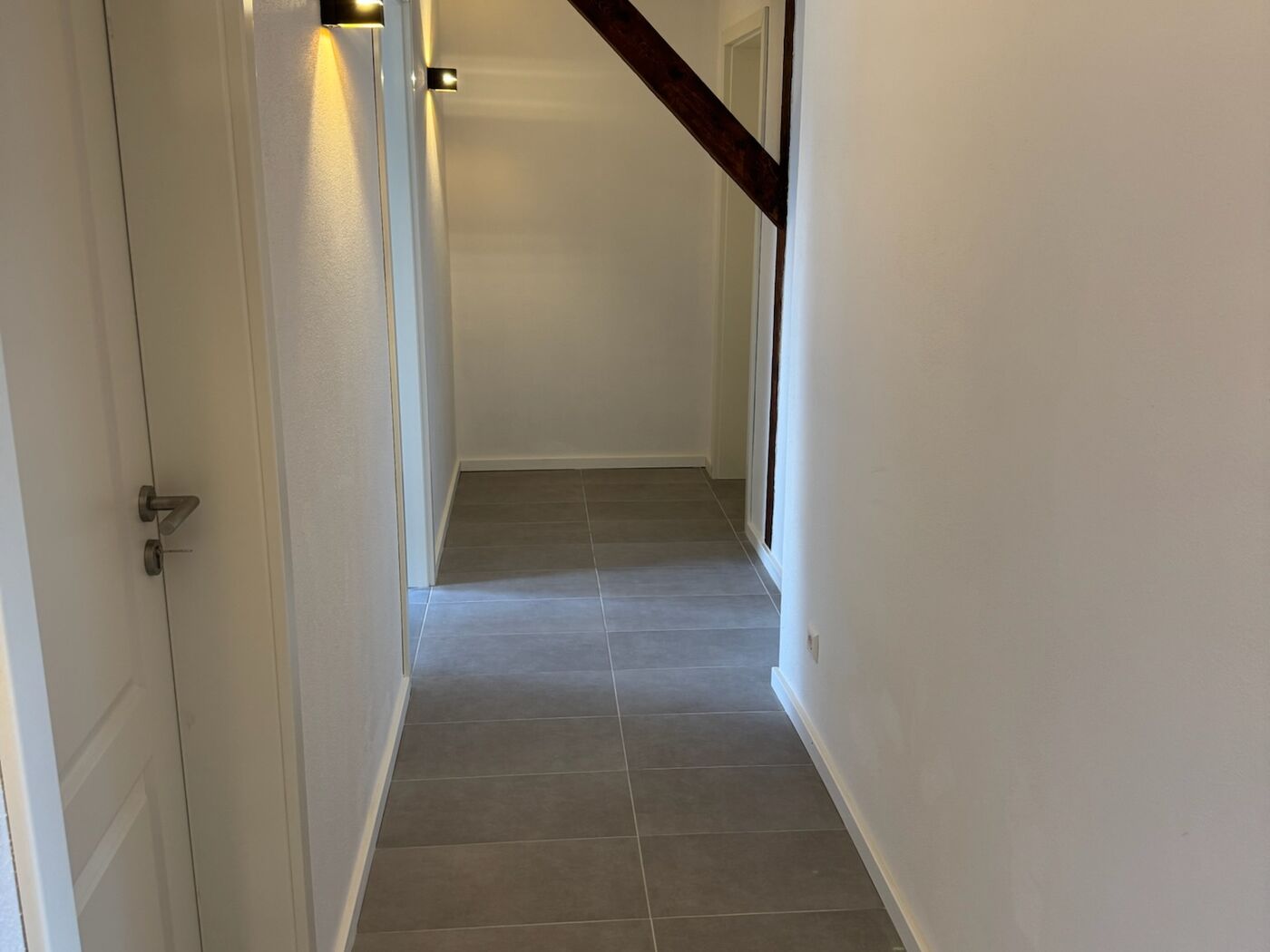 Nachher: Flur mit Durchgang - Kulmbach