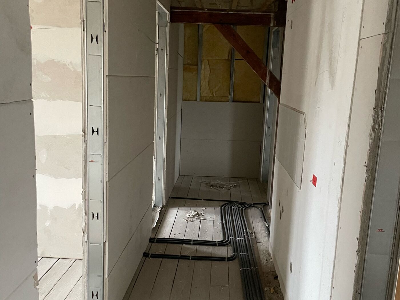 Vorher: Flur mit Durchgang - Kulmbach